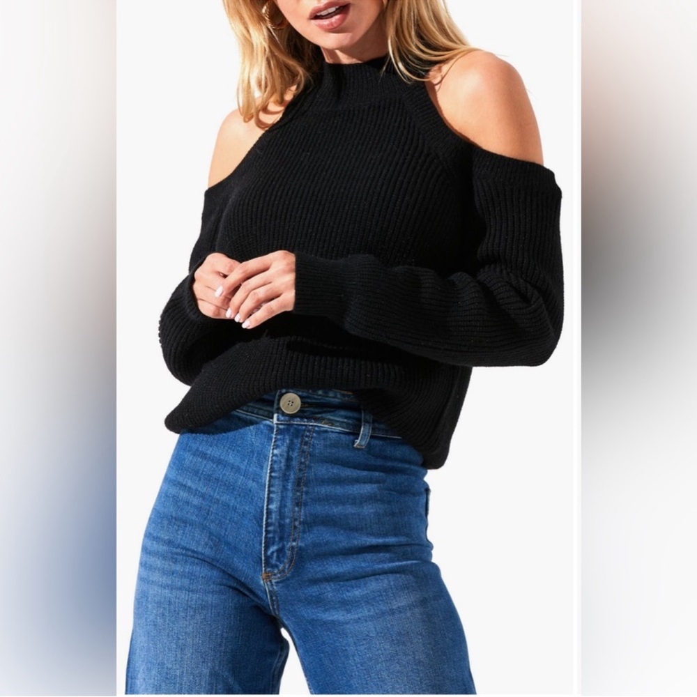 ASTR the Label - size xs- Black Cold Shoulder Sweater